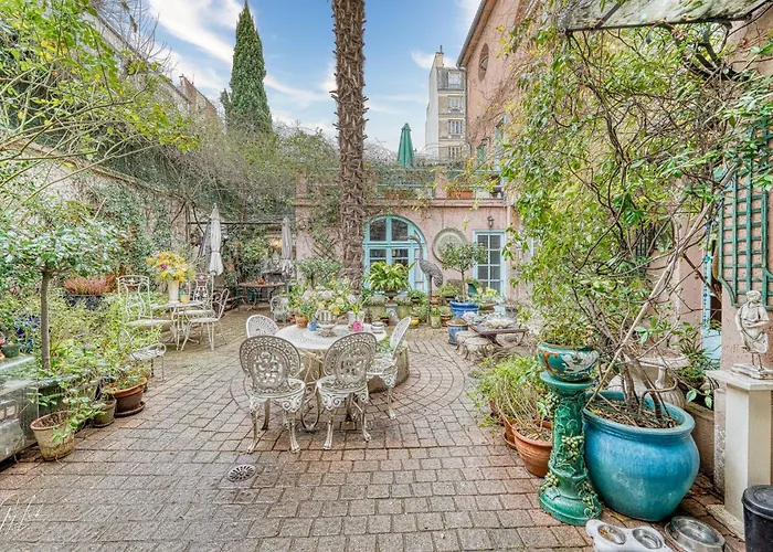 Maison 1850 Paris 18 Garden And Parking