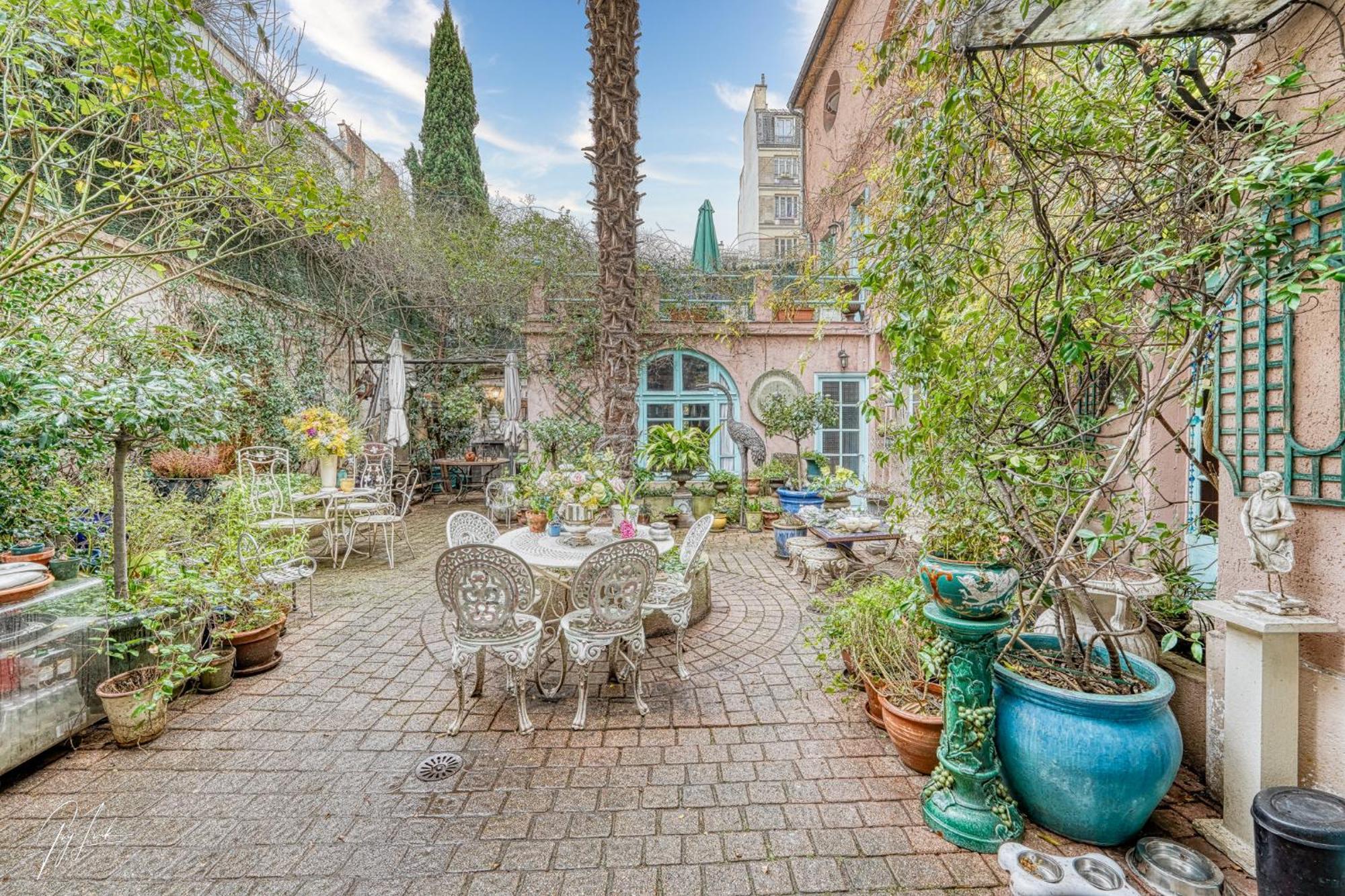 Guest house Maison 1850 18 Garden And Parking Paris